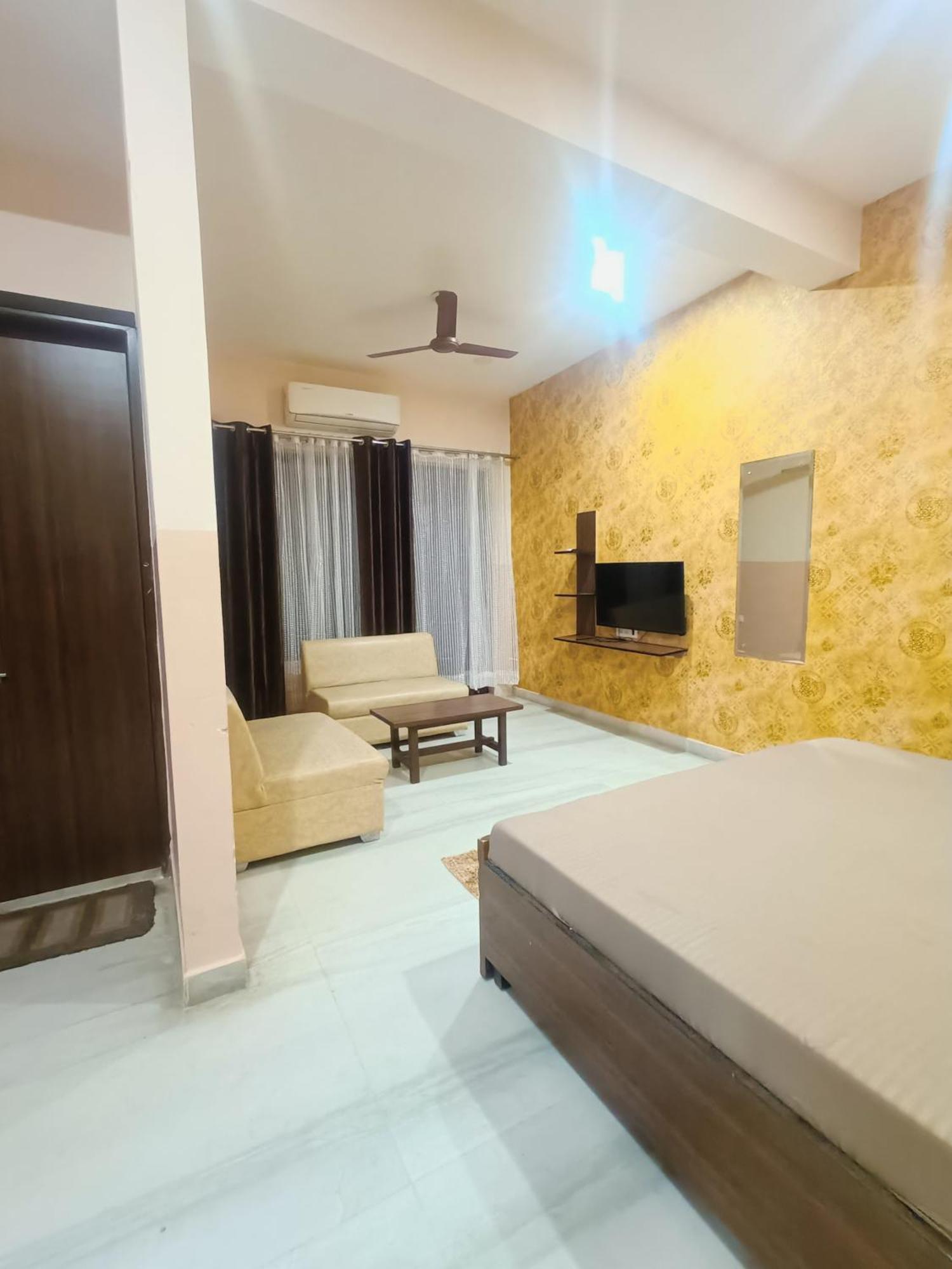 Mi Casa Sector 47 Apartment คูร์เคาน์ ภายนอก รูปภาพ