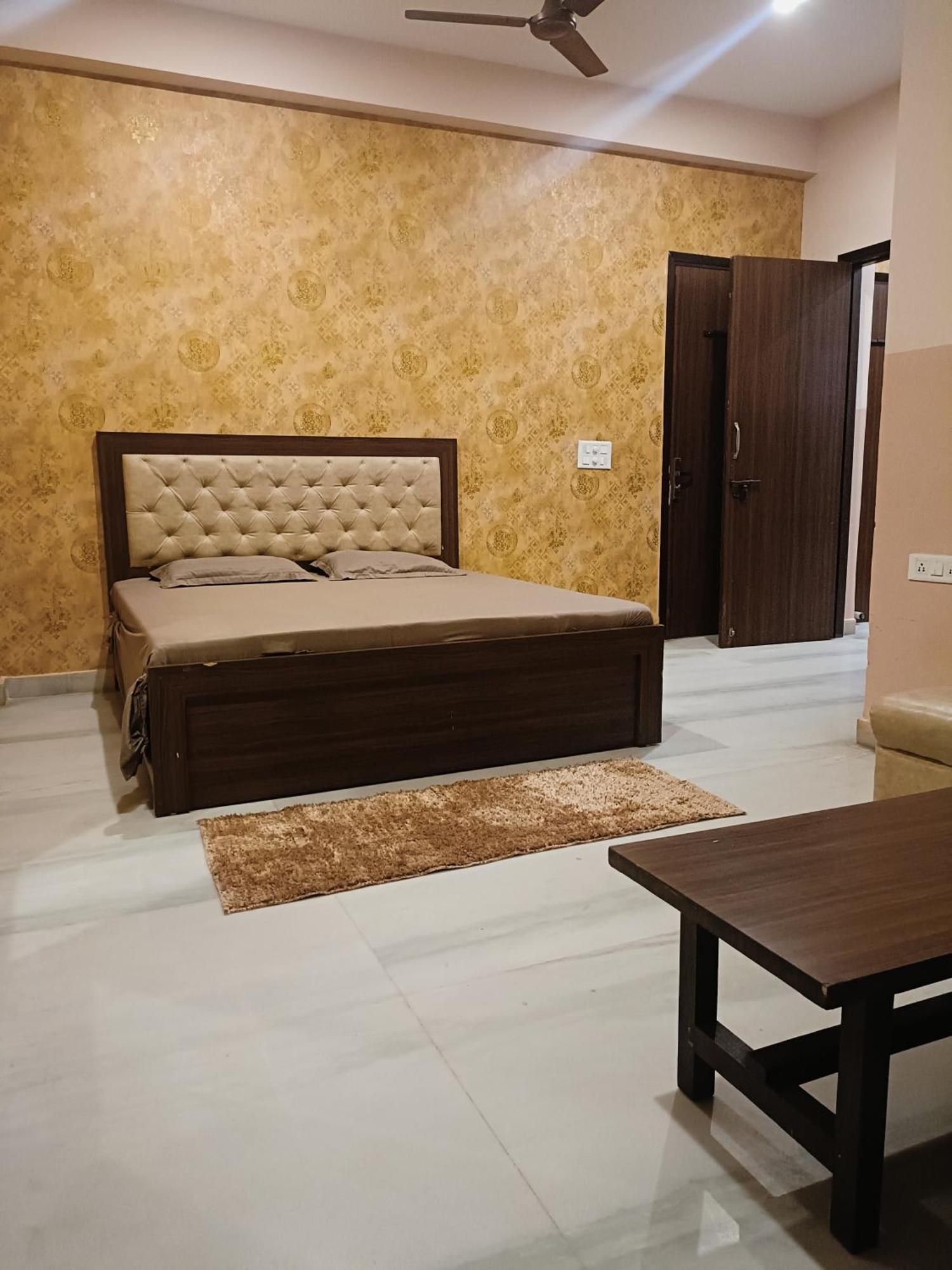 Mi Casa Sector 47 Apartment คูร์เคาน์ ภายนอก รูปภาพ