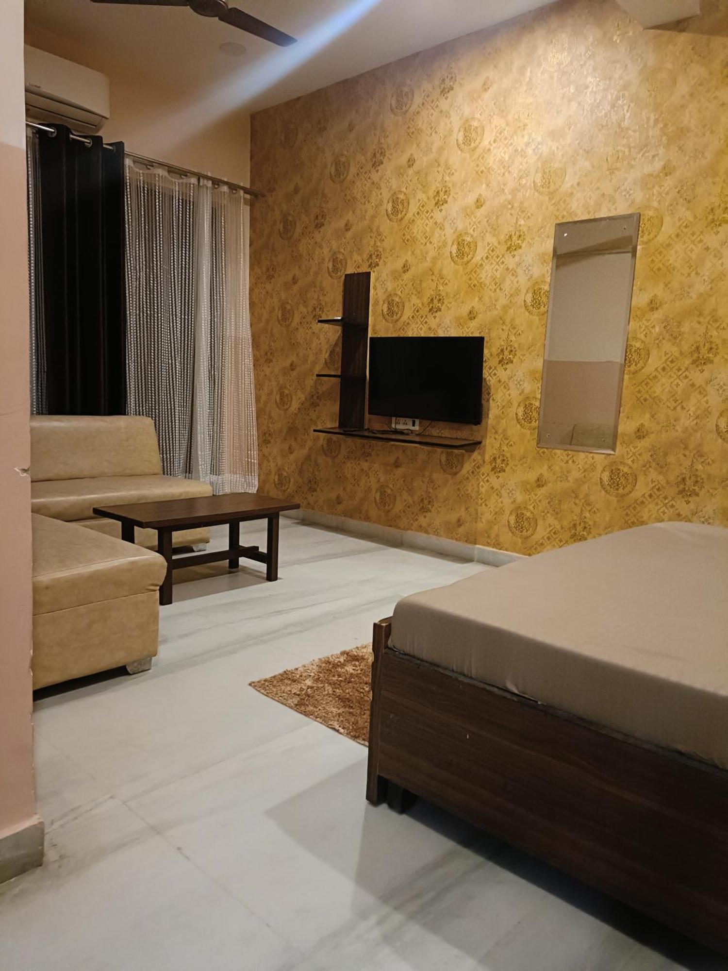 Mi Casa Sector 47 Apartment คูร์เคาน์ ภายนอก รูปภาพ