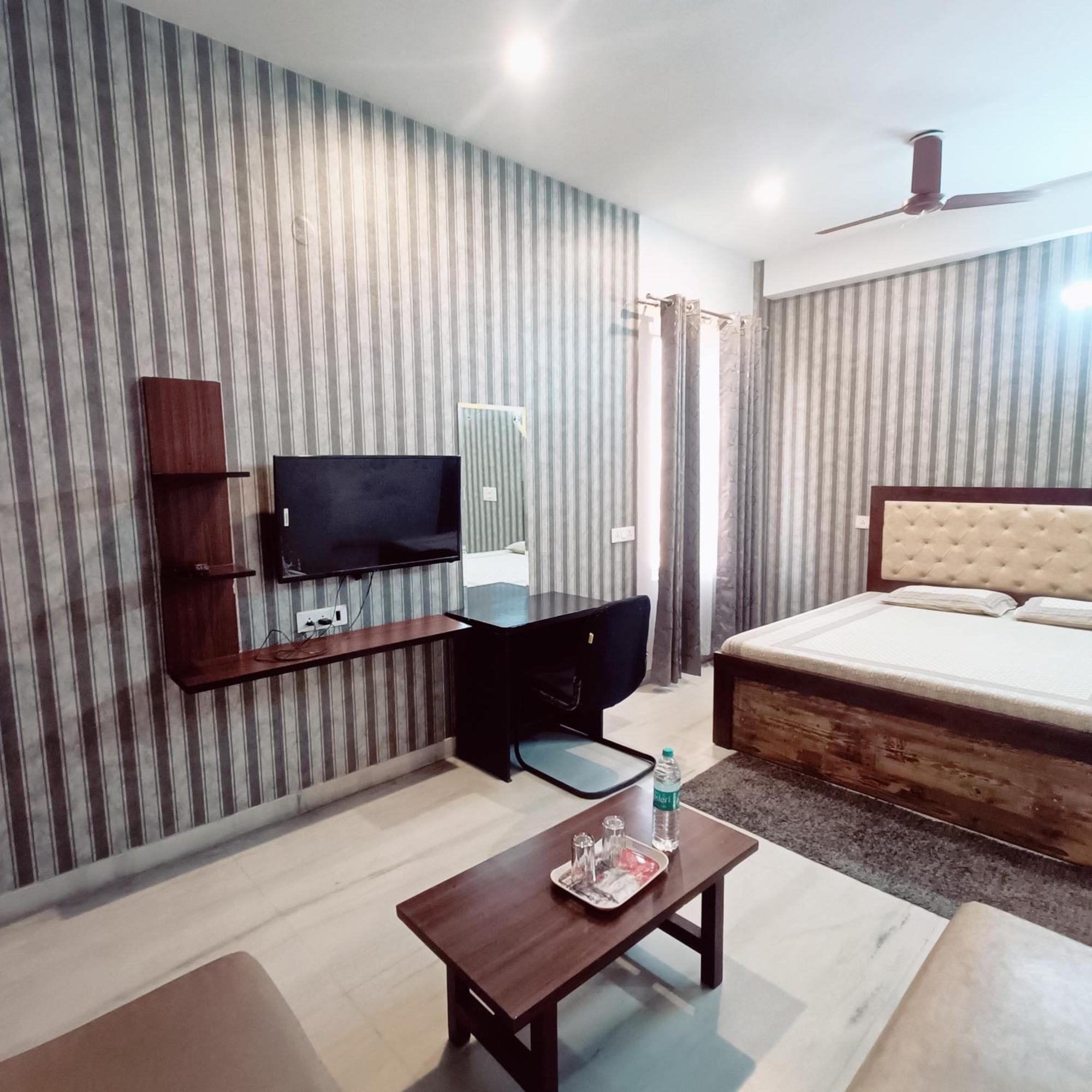 Mi Casa Sector 47 Apartment คูร์เคาน์ ภายนอก รูปภาพ