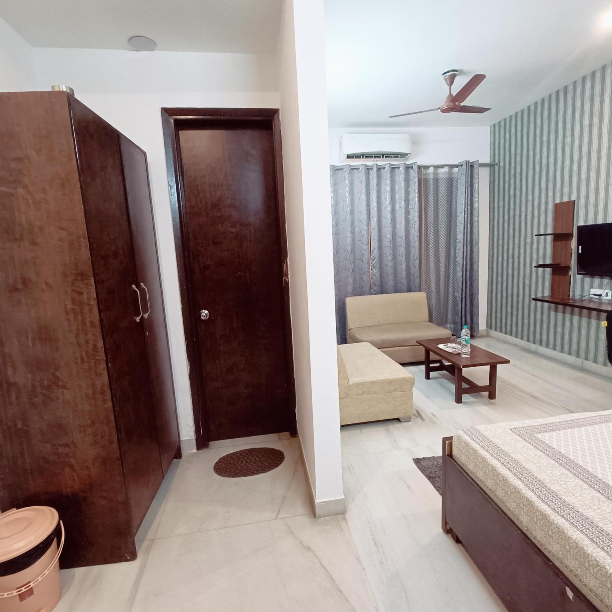 Mi Casa Sector 47 Apartment คูร์เคาน์ ภายนอก รูปภาพ