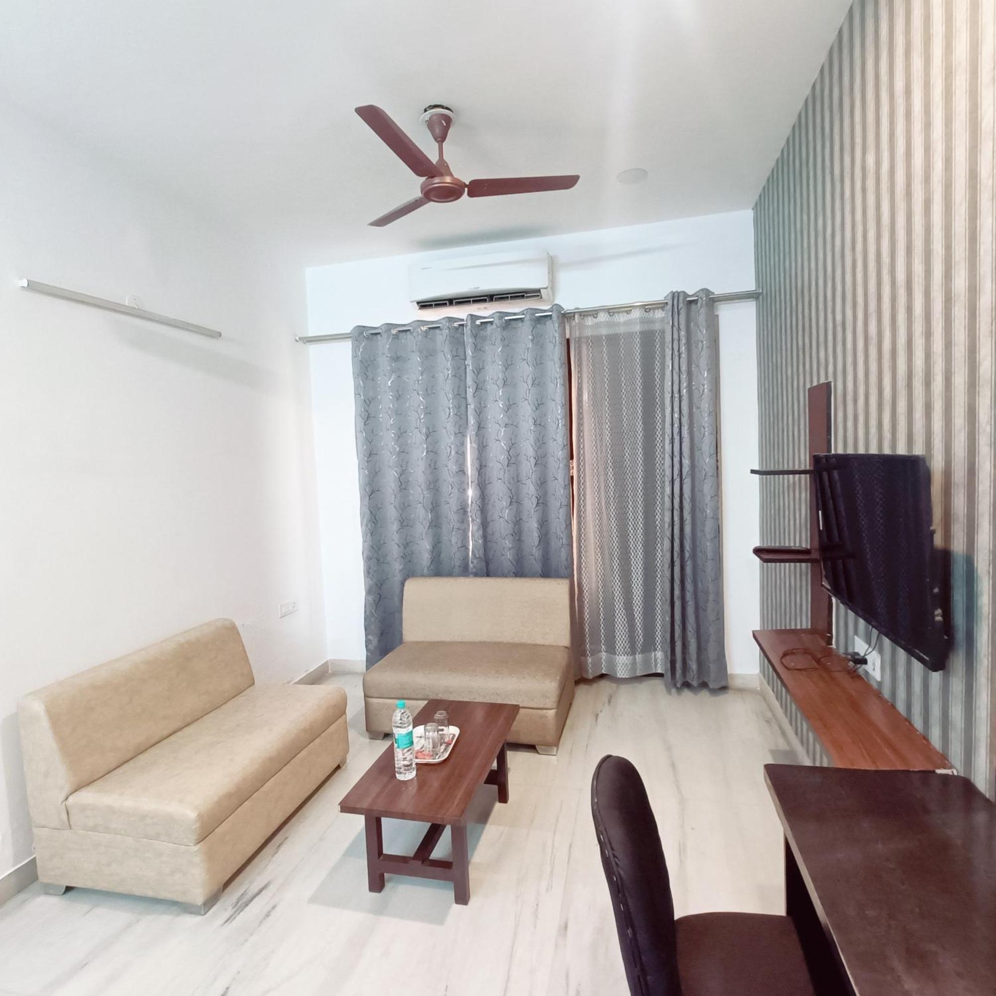 Mi Casa Sector 47 Apartment คูร์เคาน์ ภายนอก รูปภาพ
