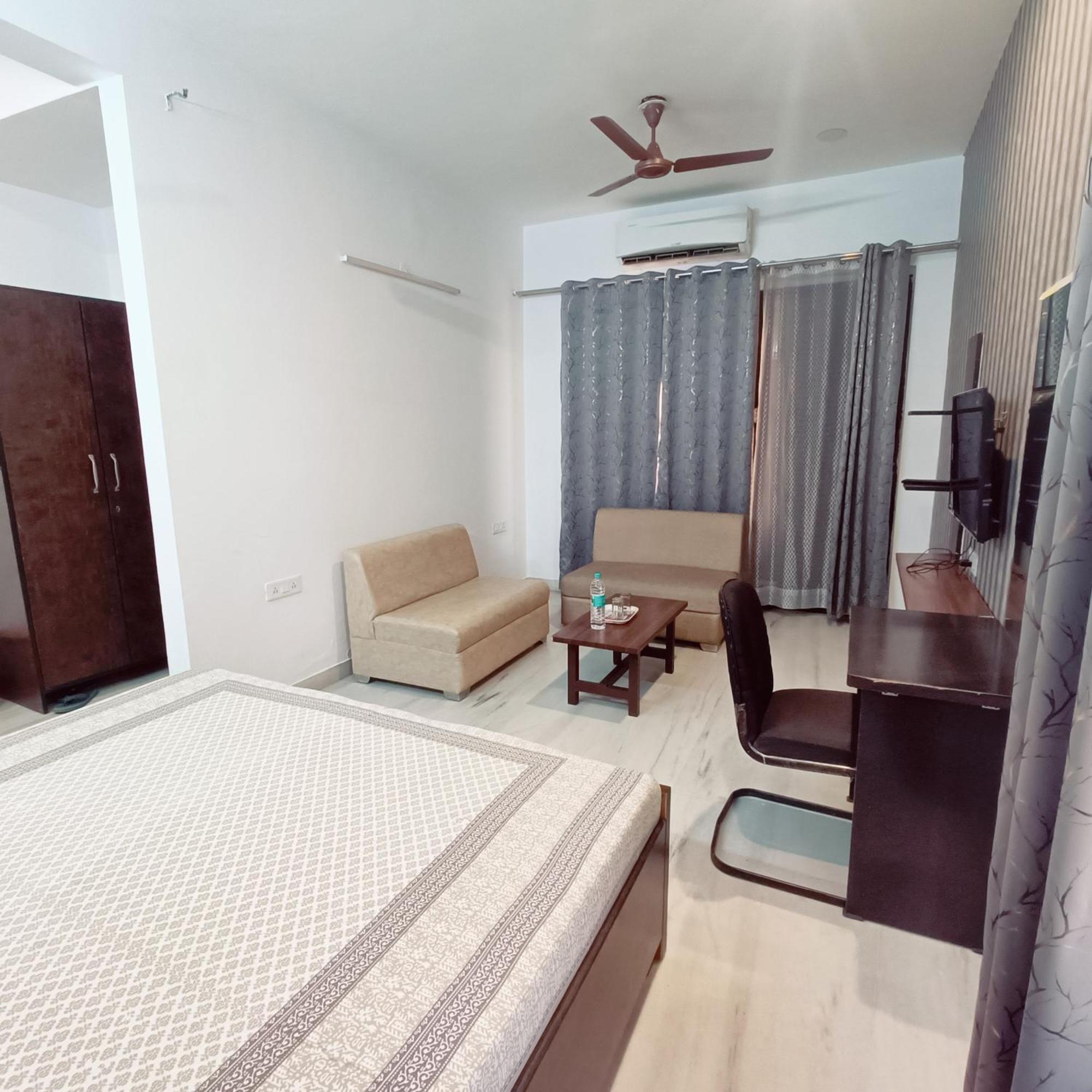 Mi Casa Sector 47 Apartment คูร์เคาน์ ภายนอก รูปภาพ